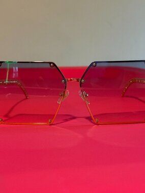 LadyBoss Elevations Powder Blue Sunglasses + Full Luxe Kit